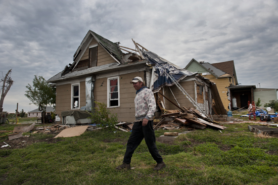 After the Tornado in Joplin: Blood, Sweat and Money | TIME.com