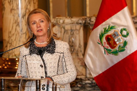 Clinton in Peru